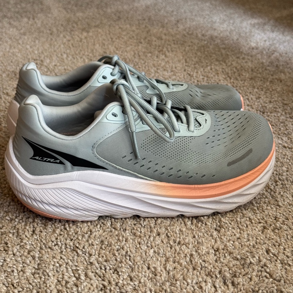 Altra Women's Via Olympus 2 running shoes